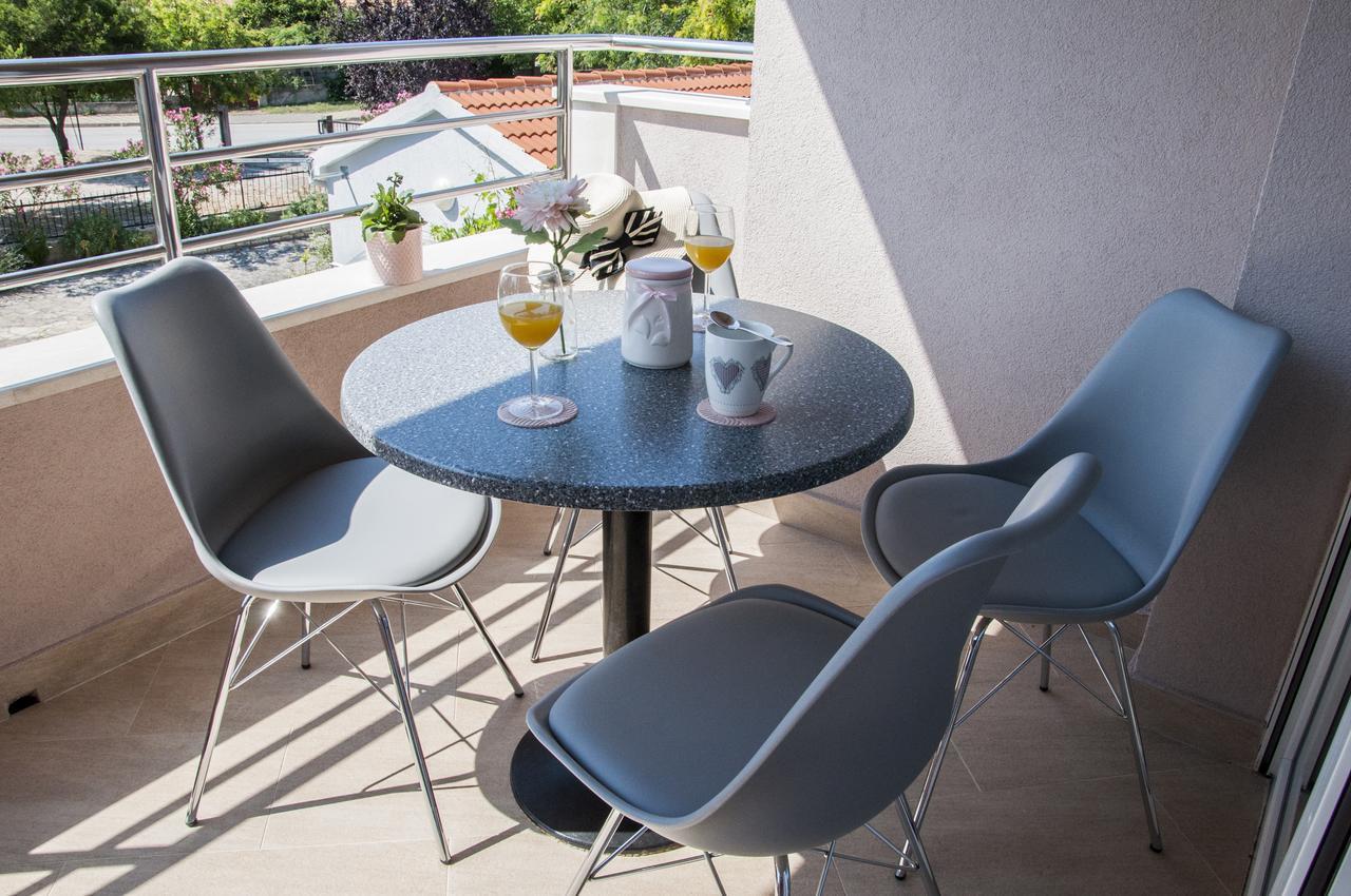 Apartment Tony Biograd Na Moru