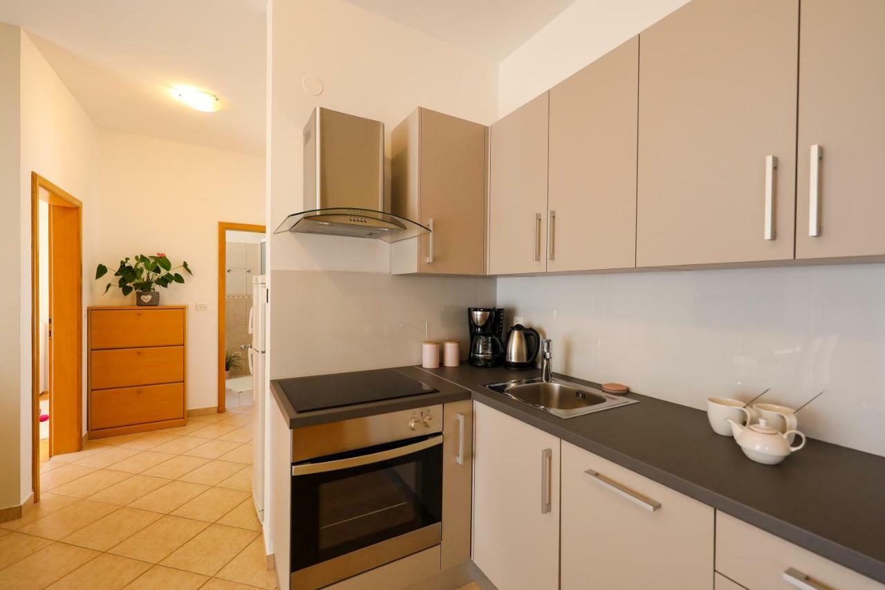 Apartment Tony Biograd Na Moru